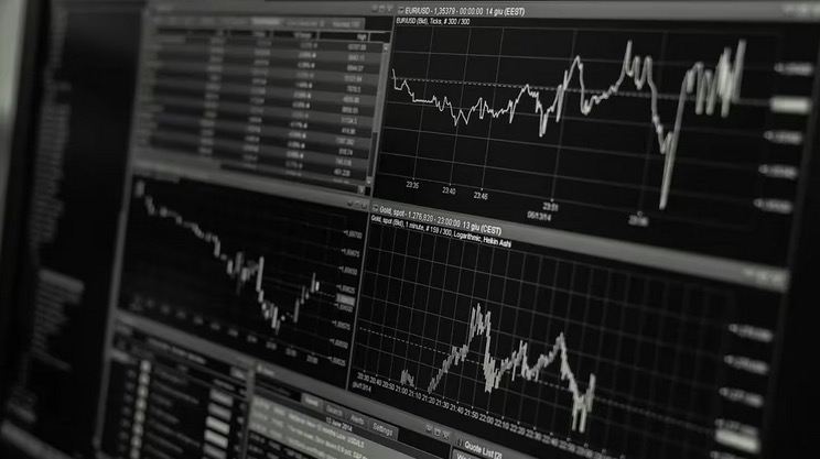 比特幣及主要加密貨幣因槓桿平倉下跌；CAT 代幣因幣安期貨上市上漲 60%